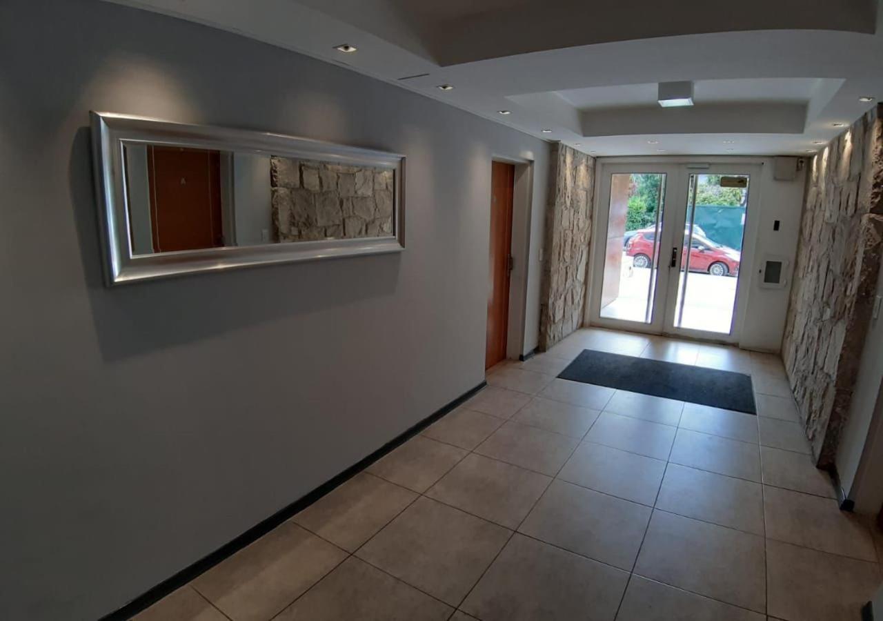 Departamento En El Centro De Bariloche Bb Apartment Екстериор снимка